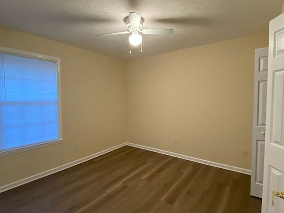 3rd image of 2216 Anne Ave