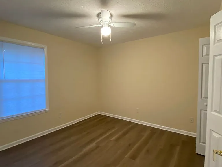 2216 Anne Ave — Photo 3