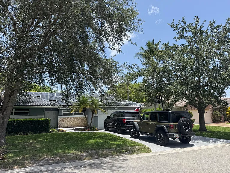 8651 NW 21st Ct — Photo 18