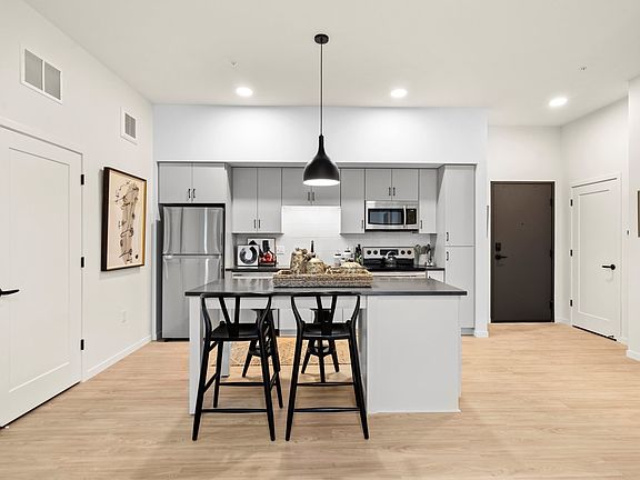 4th image of 255 Western Ave N #3171771