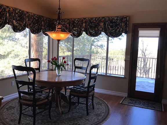 Breakfast room