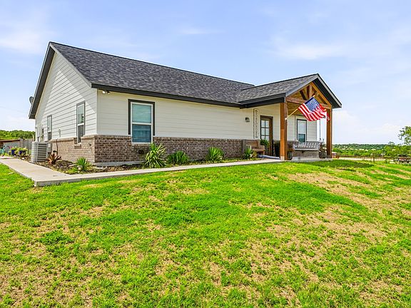 3rd image of 930 County Road 161