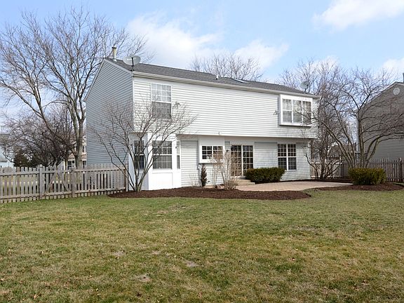 Fenced-in large back yard