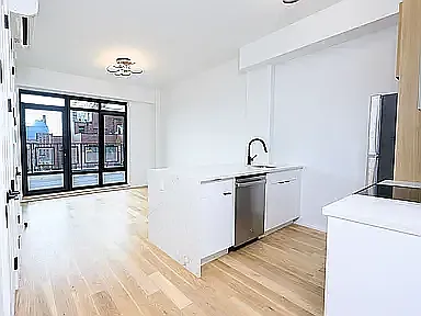 61 Metropolitan Avenue — Photo 3
