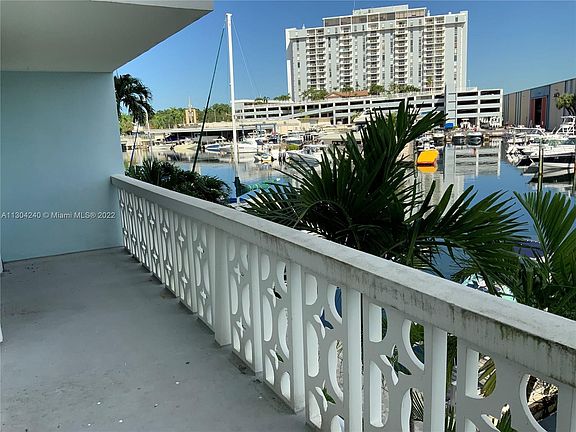 4th image of 13155 Ixora Ct APT 211