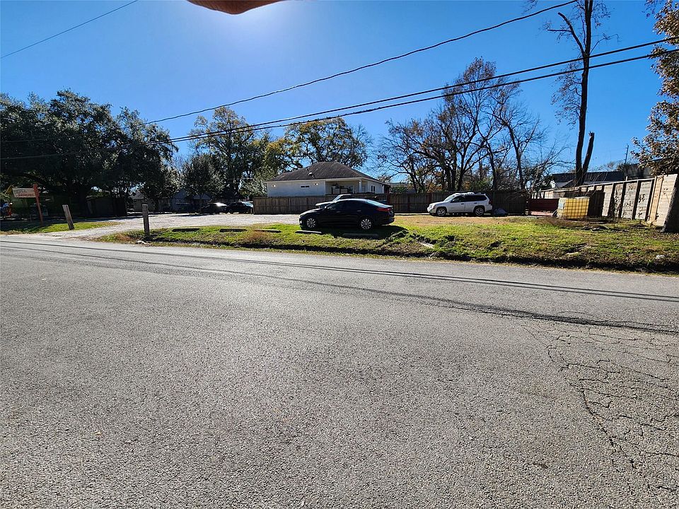 2nd image of 7935 Tower St