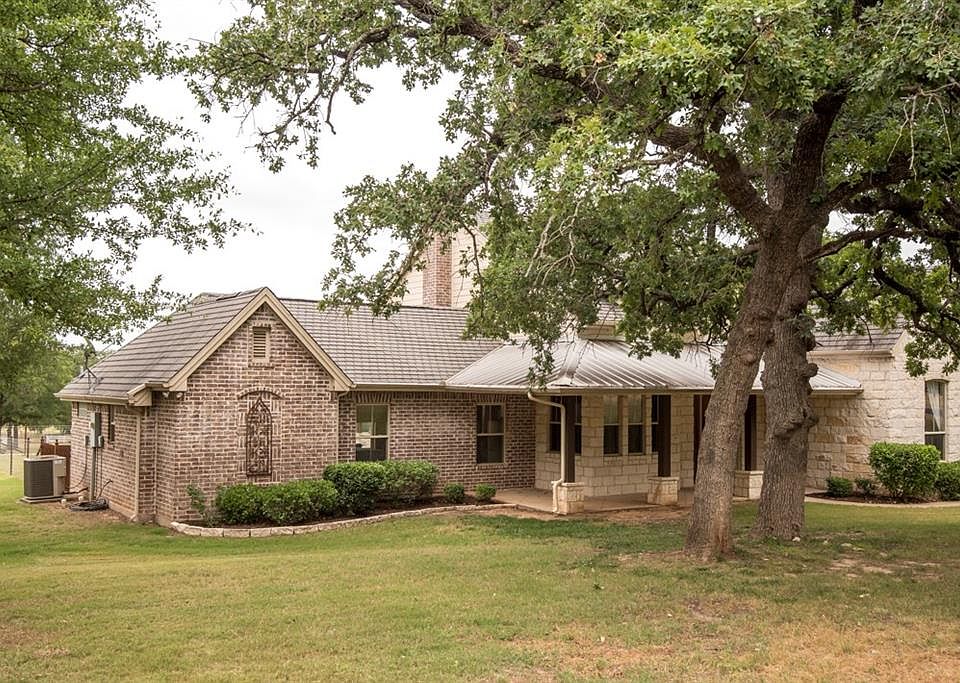 1st image of 204 Lantana Dr