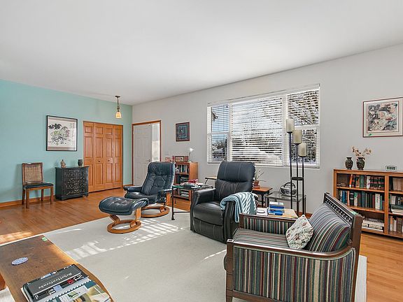 2nd image of 605 Bayfield Dr