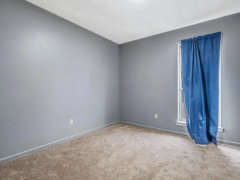 1219 N Parker St — Photo 28