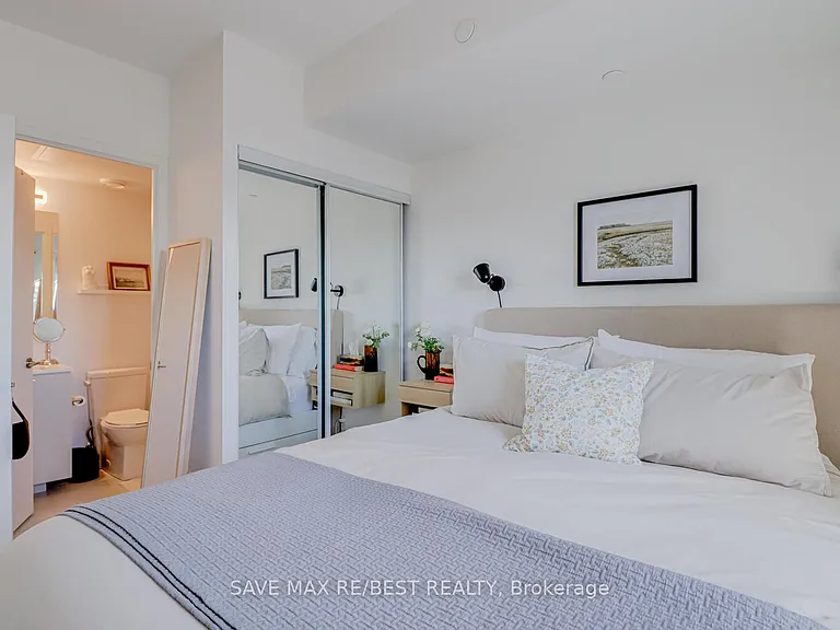 19 Western Battery Rd #2810 — Photo 21