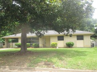 1152 Corinth St, Jackson, MS 39209