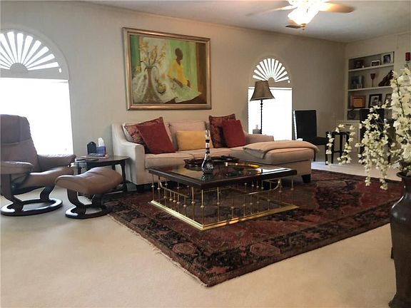 2nd image of 7617 Meadow Oaks Dr