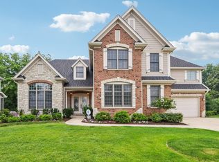 51 Mitchell Cir, Wheaton, IL 60189