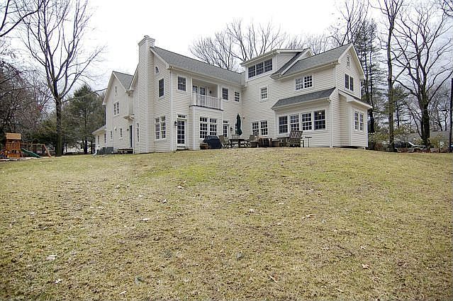 2nd image of 29 Algonquin Dr