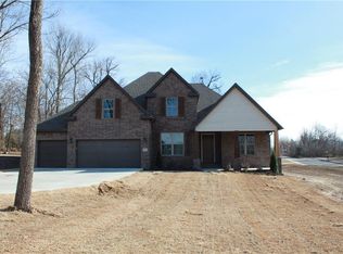 801 Lancelot Dr, Springdale, AR 72762