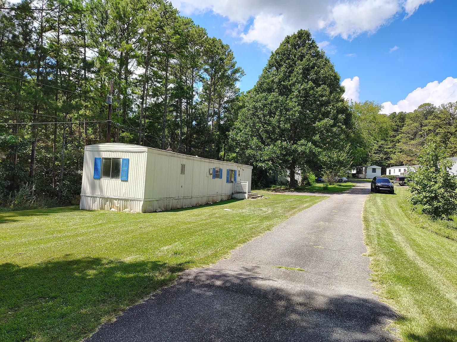 468 Center Rd SE — Photo 3