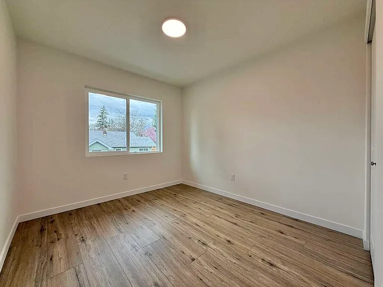 3925 E 32nd Ave #4 — Photo 15