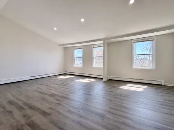 326 5th St Floor 4, Jersey City, NJ 07302