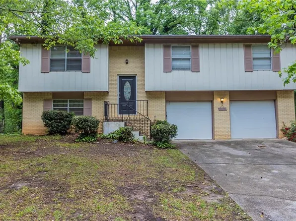 5802 Oakleaf Dr, Stone Mountain, GA 30087