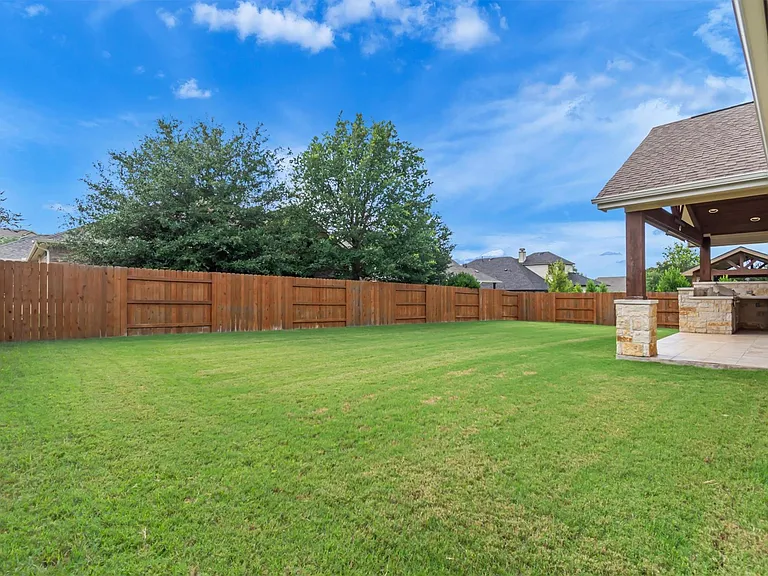 142 Goodwater Ct — Photo 37