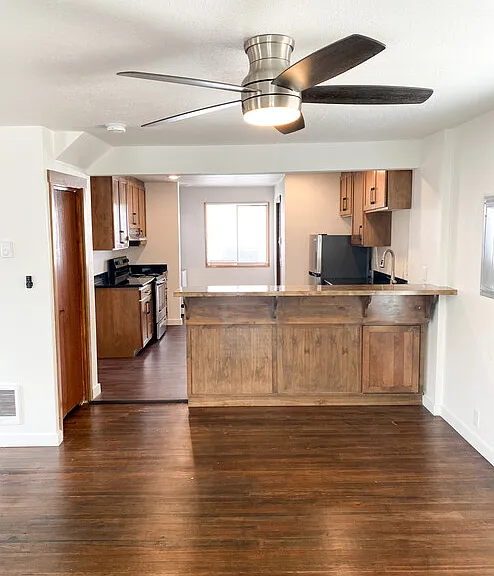 719 SW 4th St — Photo 13