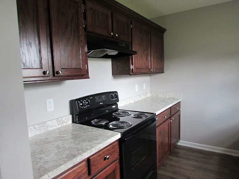 1000A Mayfield Dr — Photo 5