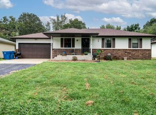 402 E Elm St, Nixa, MO 65714