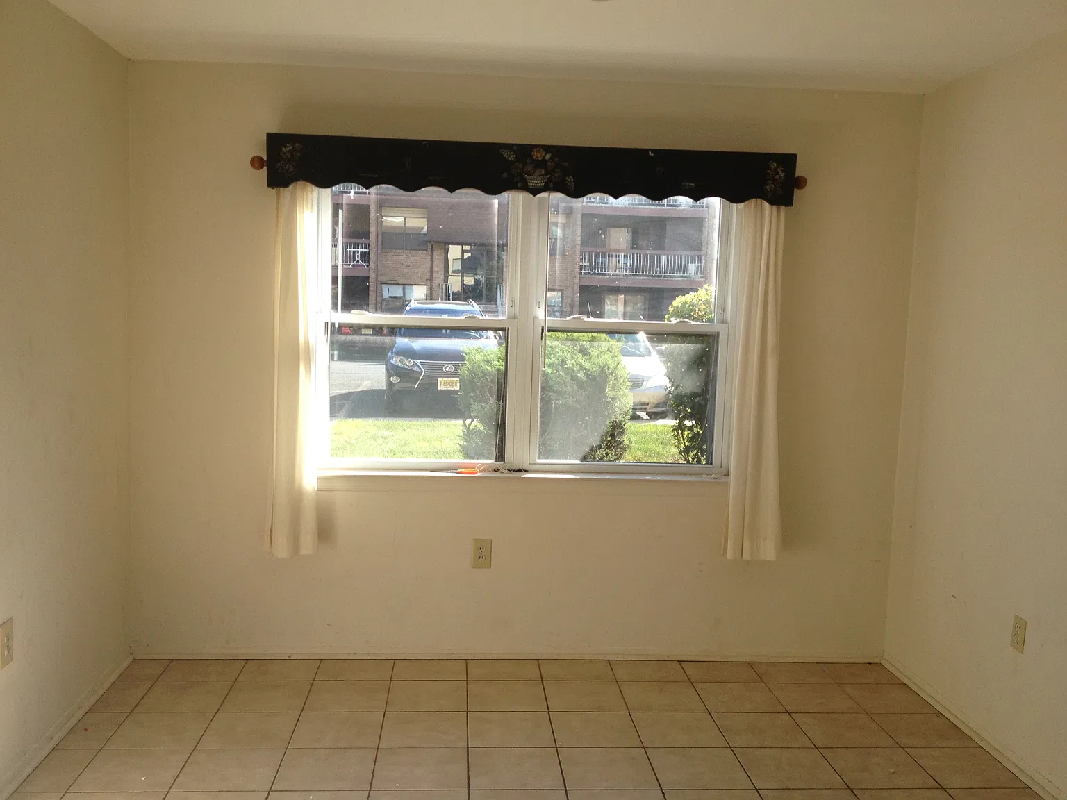 1 bed, 1000 sqft, $1,850 — Photo 3