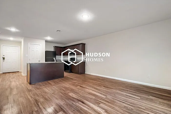 1714 E Cornell St — Photo 3