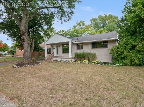 31560 Leelane Rd, Farmington, MI 48336