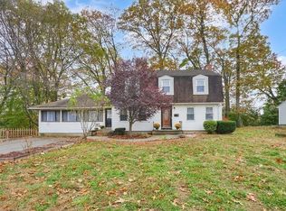 77 Dorwin Dr, West Springfield, MA 01089