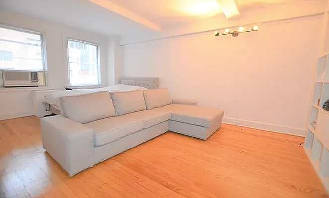 Rented by Manhattan Realty Group | media 7