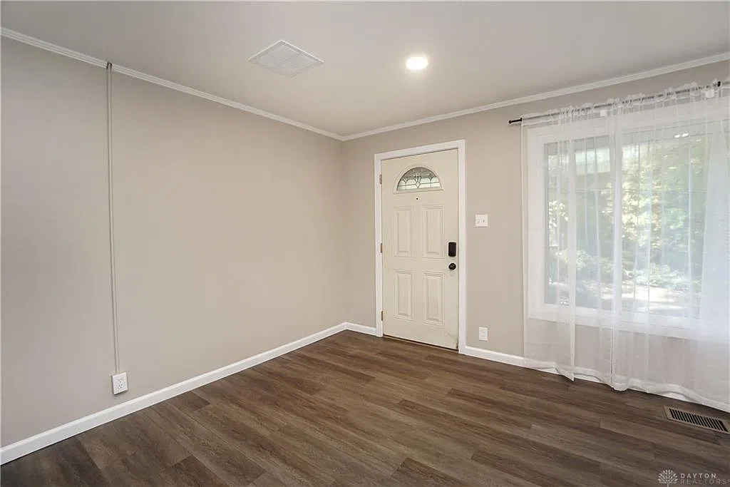 2 bed, 1.0 bath, 848 sqft, $1,990 — Photo 2