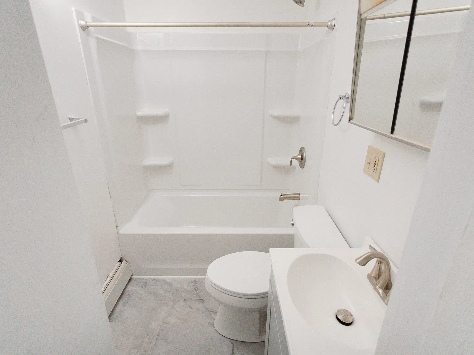 2 bed, 900 sqft, $1,200 — Photo 4