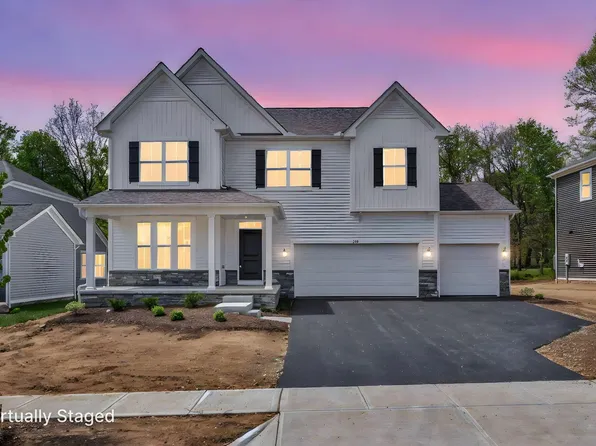 218 Isleta Dr, Pataskala, OH 43062