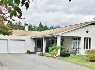 425 Raymond St, Lehighton, PA 18235