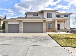 3905 N 191st St, Elkhorn, NE 68022