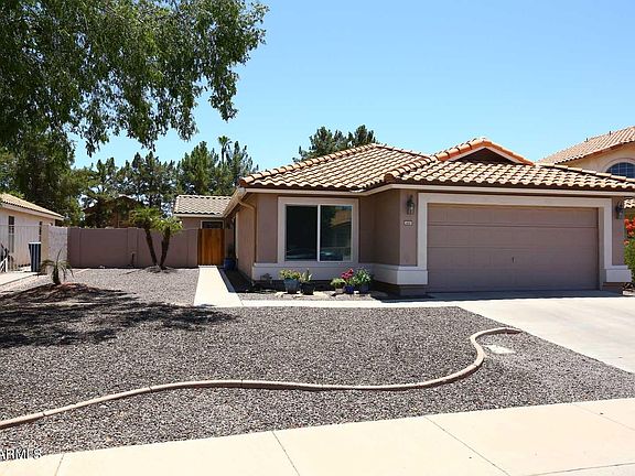 3rd image of 1521 W WILDHORSE Court