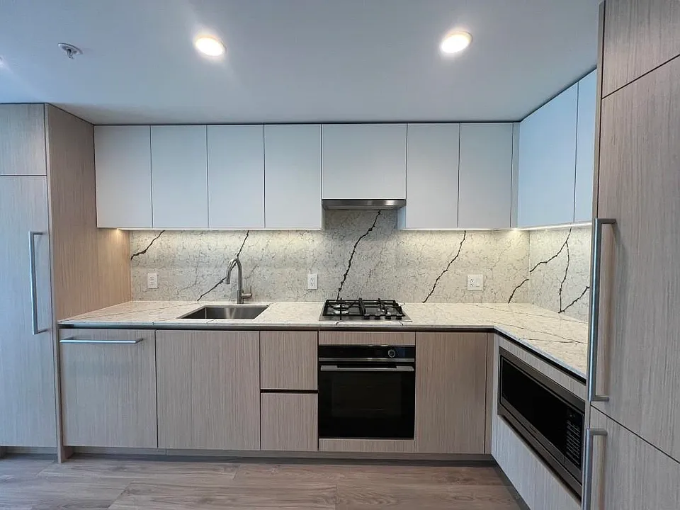 2135 Springer Ave #409