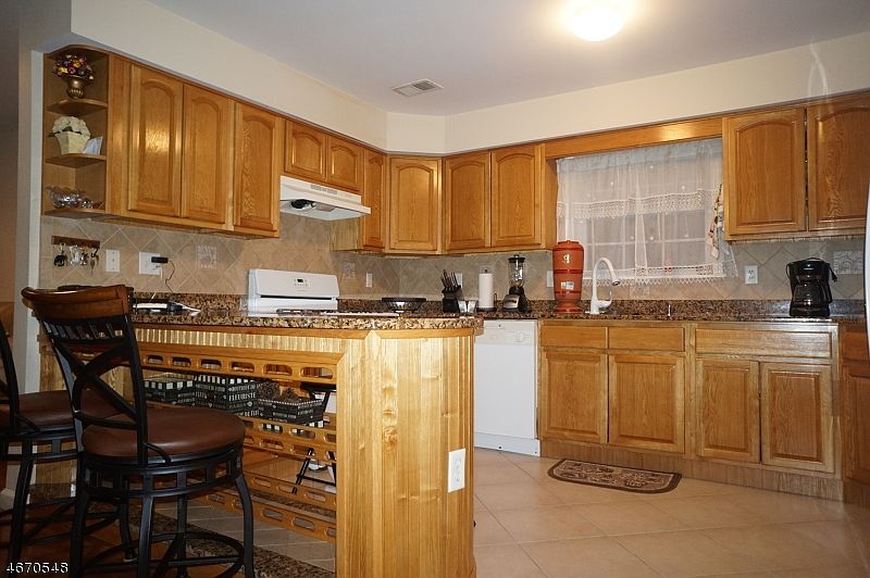 1st image of 604-606 JEFFERSON AVE
