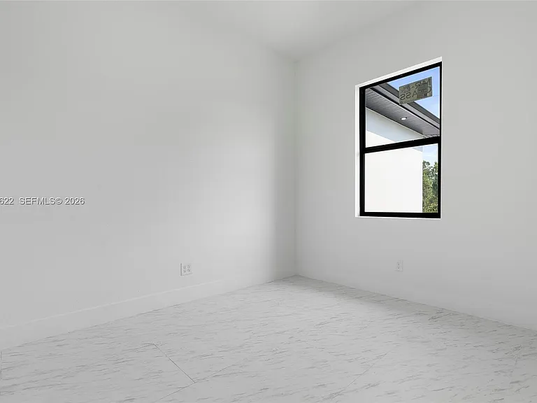 3175 Sunshine Blvd N — Photo 11