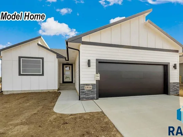 1916 N Concord Dr, Sioux Falls, SD 57110