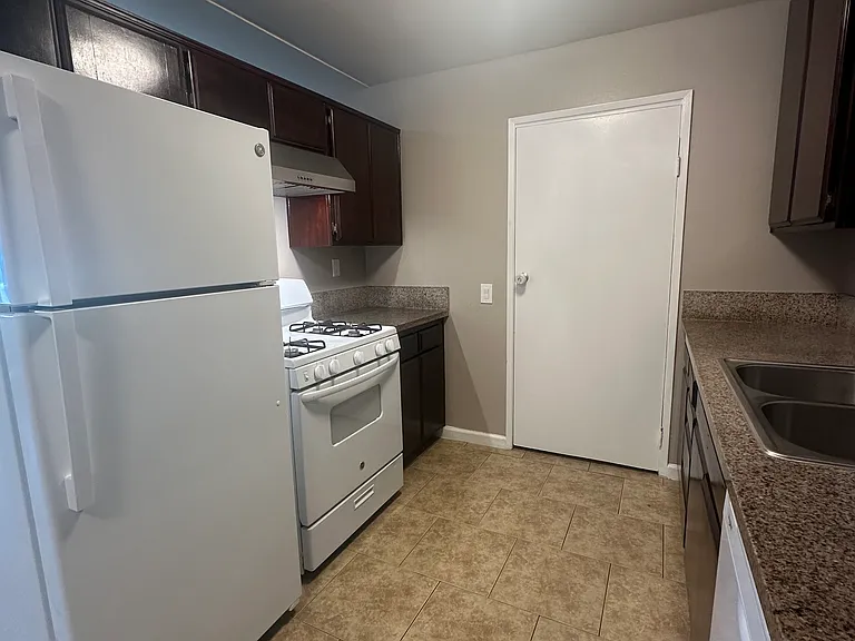 16645 Valencia Ave #2A — Photo 6