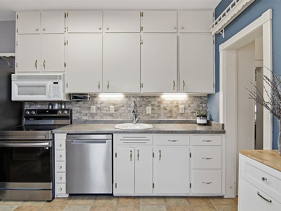 4th image of 28 W Stout Street