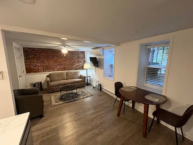 1646 Newton St NW #B — Photo 8