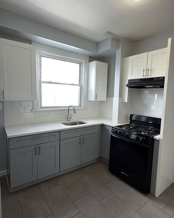 1st image of 898 S 20th St #1