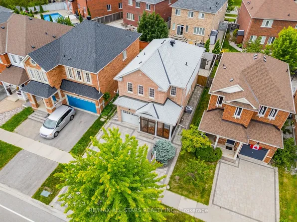 406 Reeves Way Blvd, Whitchurch Stouffville, ON L4A 0H3