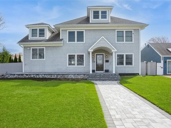 465 Bay Avenue, Patchogue, NY 11772
