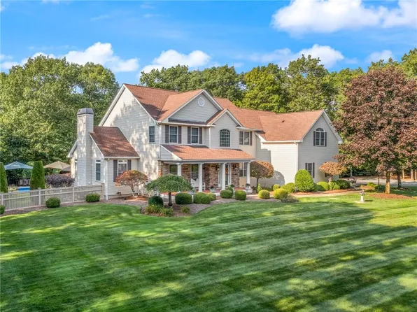 7 Overlook Trl, Scituate, RI 02825