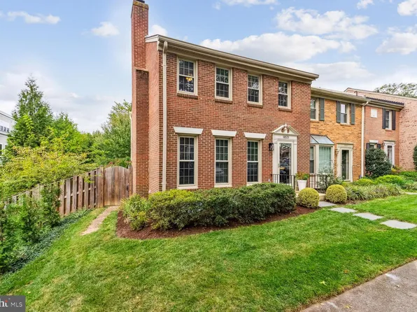 10531 Assembly Dr, Fairfax, VA 22030